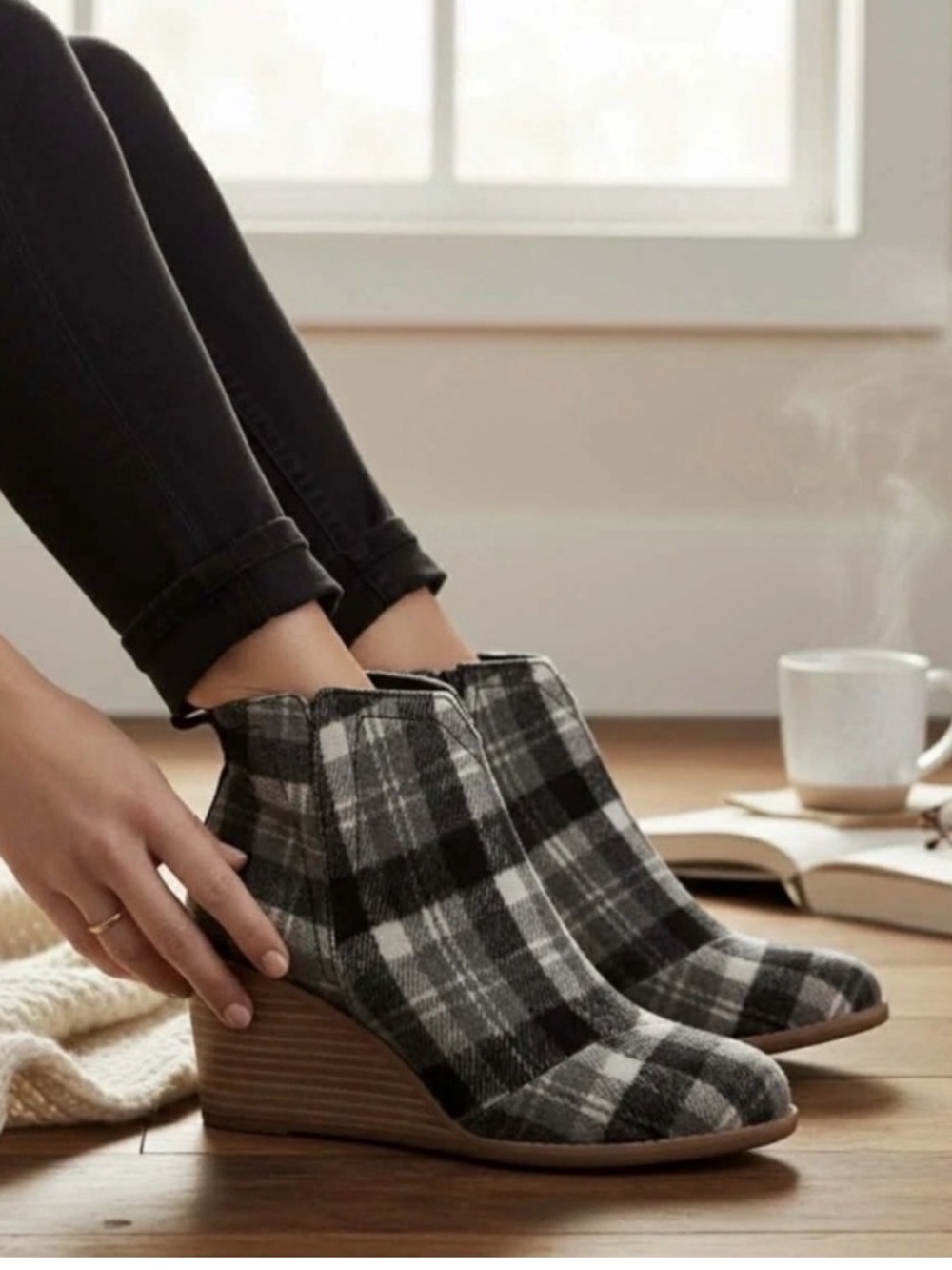 TOMS Clare Plaid Wedge Booties Gray Black White Ankle Boots Size 8